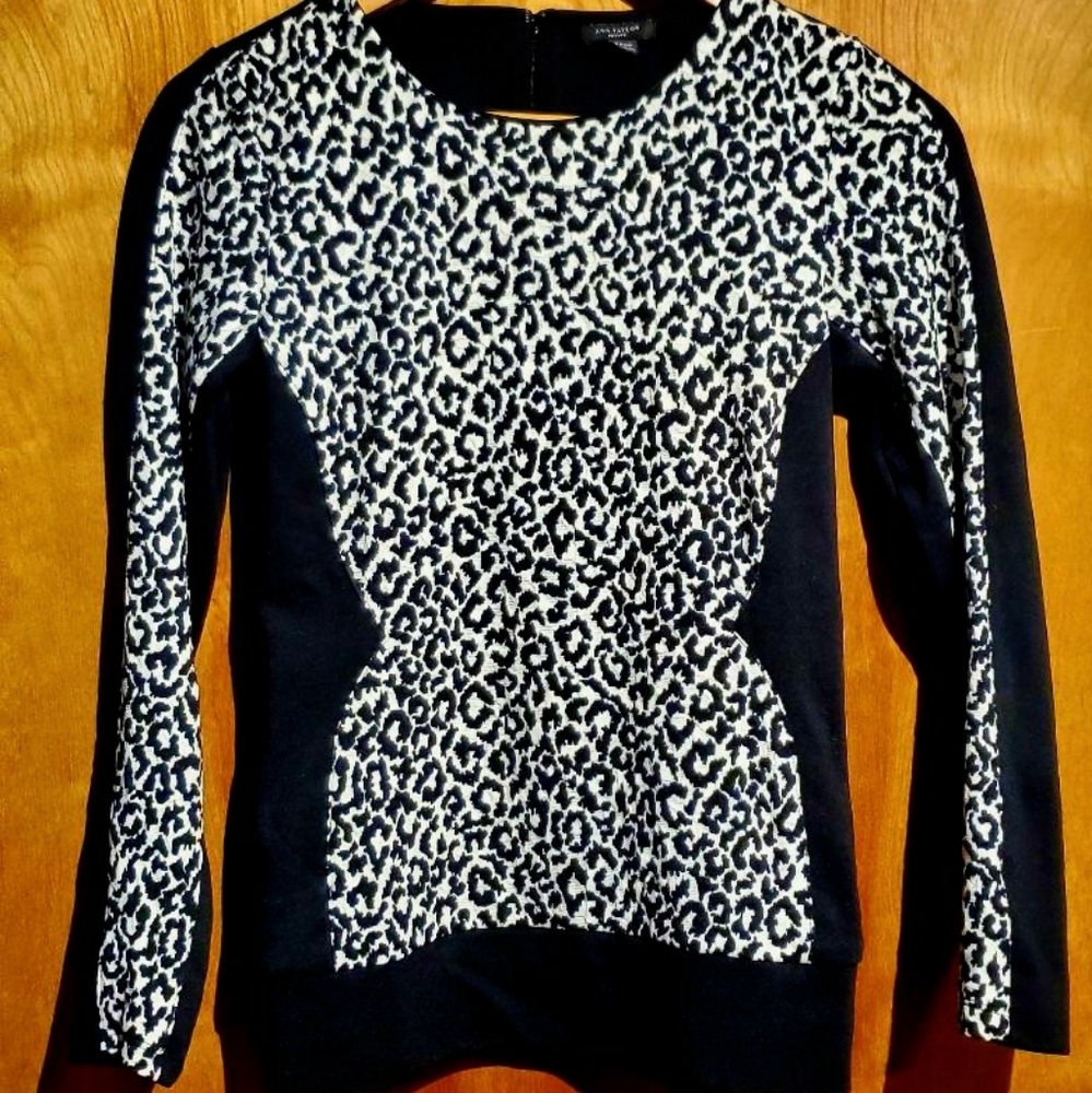 Ann Taylor long sleeve knit top. Size XXSP